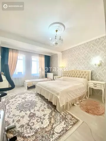 4-комнатная квартира, этаж 8 из 8, 180 м²