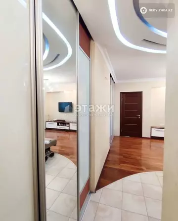 3-комнатная квартира, этаж 3 из 4, 65 м², На длительный срок