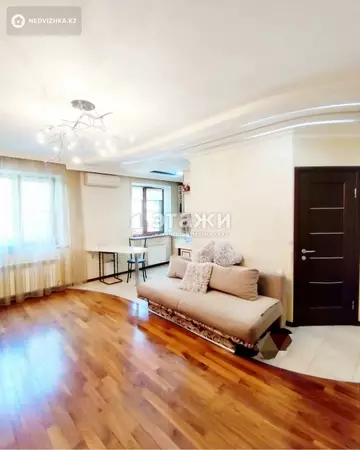 3-комнатная квартира, этаж 3 из 4, 65 м², На длительный срок