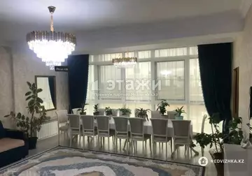 4-комнатная квартира, этаж 5 из 12, 130 м²