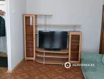 2-комнатная квартира, этаж 3 из 4, 42 м², посуточно