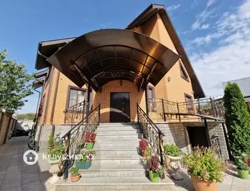 6-комнатный дом, 7 соток, 477 м²