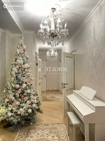 4-комнатная квартира, этаж 11 из 14, 107 м²