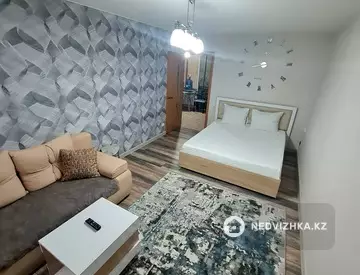 40 м², 1-комнатная квартира, этаж 3 из 5, 40 м², посуточно, изображение - 2