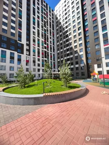 1-комнатная квартира, этаж 17 из 17, 38 м²