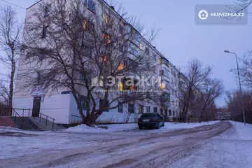 4-комнатная квартира, этаж 4 из 5, 60 м²