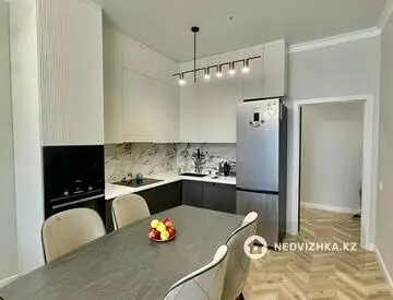 3-комнатная квартира, этаж 8 из 16, 99 м²