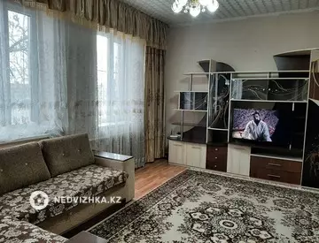 3-комнатный дом, 4 соток, 70 м², на длительный срок