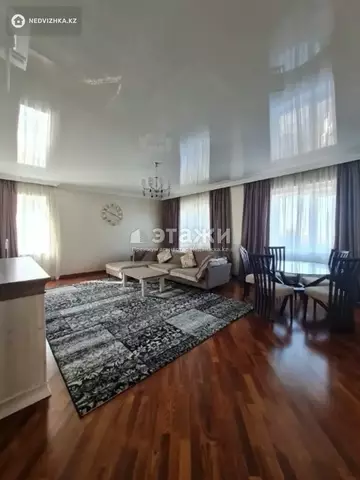 3-комнатная квартира, этаж 3 из 15, 120 м², на длительный срок