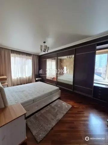 3-комнатная квартира, этаж 3 из 15, 120 м², на длительный срок