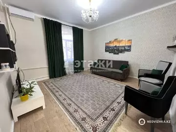 3-комнатная квартира, этаж 3 из 5, 70 м², на длительный срок