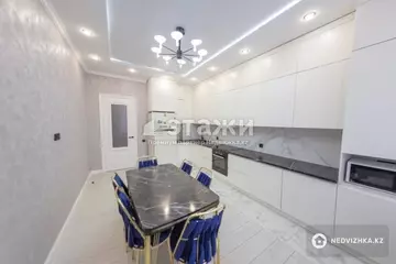 4-комнатная квартира, этаж 3 из 12, 115 м²