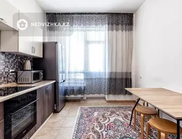 2-комнатная квартира, этаж 6 из 8, 75 м², посуточно