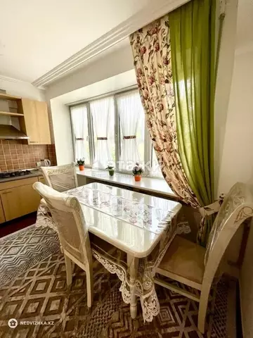 3-комнатная квартира, этаж 3 из 5, 85 м², на длительный срок