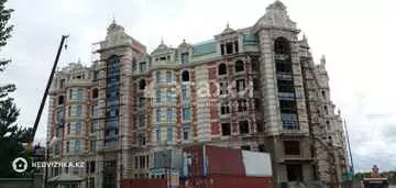 4-комнатная квартира, этаж 5 из 7, 156 м²