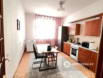 2-комнатная квартира, этаж 4 из 5, 80 м², на длительный срок