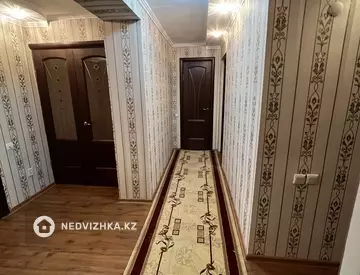 3-комнатная квартира, этаж 4 из 5, 64 м²