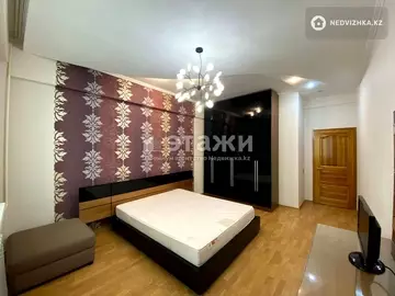 3-комнатная квартира, этаж 4 из 6, 100 м², на длительный срок