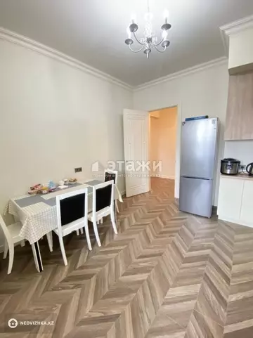 2-комнатная квартира, этаж 10 из 15, 70 м², на длительный срок