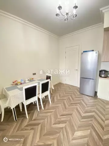 2-комнатная квартира, этаж 10 из 15, 70 м², на длительный срок