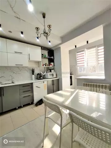 2-комнатная квартира, этаж 3 из 9, 53 м²