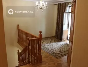 10-комнатный дом, 11 соток, 660 м²