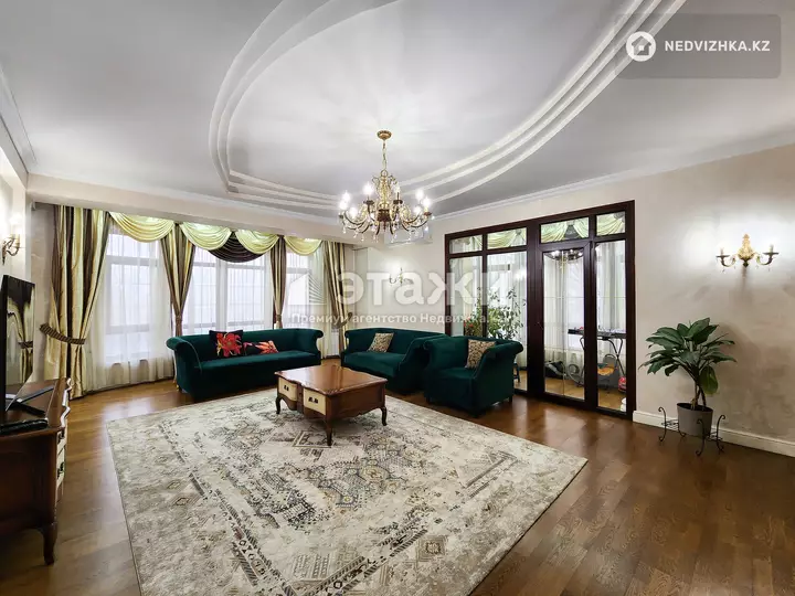 433 м², 8-комнатная квартира, этаж 3 из 4, 433 м², изображение - 1