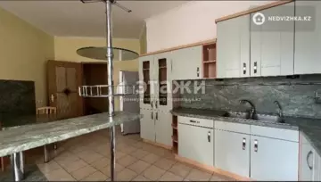 3-комнатная квартира, этаж 3 из 4, 126 м²