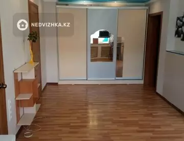 3-комнатная квартира, этаж 2 из 5, 49 м²