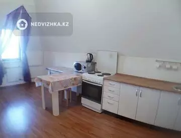 2-комнатная квартира, этаж 11 из 11, 60 м², посуточно