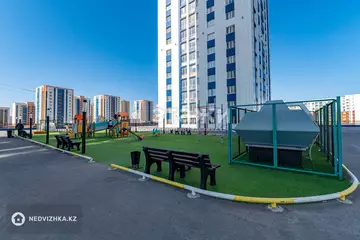3-комнатная квартира, этаж 2 из 21, 81 м²