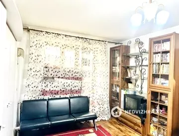 1-комнатная квартира, этаж 4 из 5, 35 м²