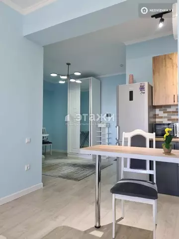 2-комнатная квартира, этаж 11 из 12, 60 м², на длительный срок