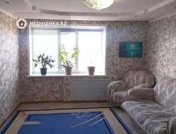 3-комнатная квартира, этаж 9 из 9, 64 м²