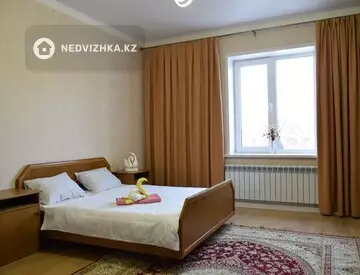 1-комнатная квартира, этаж 6 из 6, 52 м², посуточно