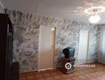 3-комнатная квартира, этаж 3 из 5, 56 м², на длительный срок