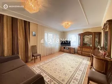 82 м², 2-комнатная квартира, этаж 3 из 18, 82 м², изображение - 1