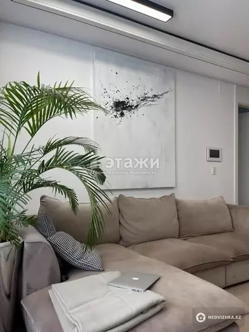 3-комнатная квартира, этаж 23 из 28, 83 м²