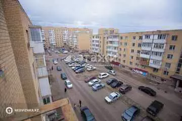 2-комнатная квартира, этаж 4 из 5, 53 м²