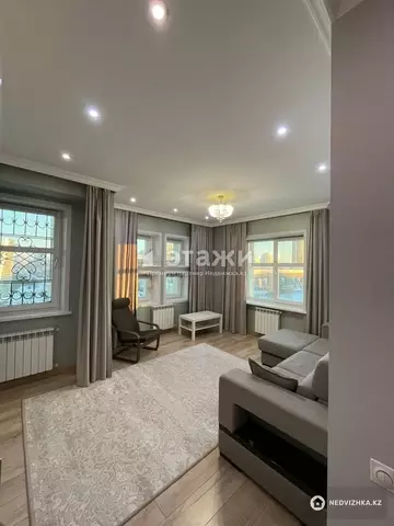 5-комнатная квартира, этаж 7 из 8, 220 м²
