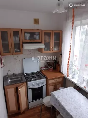 2-комнатная квартира, этаж 2 из 12, 64 м²