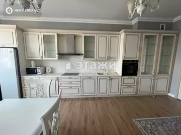 3-комнатная квартира, этаж 15 из 15, 130 м², на длительный срок