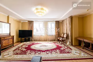 4-комнатная квартира, этаж 10 из 11, 159 м²