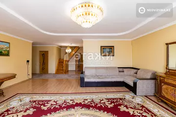 4-комнатная квартира, этаж 10 из 11, 159 м²