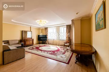 4-комнатная квартира, этаж 10 из 11, 159 м²
