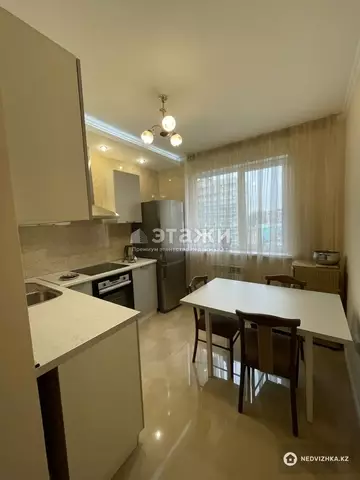 2-комнатная квартира, этаж 8 из 12, 53 м², на длительный срок