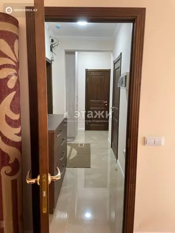 2-комнатная квартира, этаж 8 из 12, 53 м², на длительный срок
