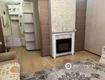 2-комнатная квартира, этаж 2 из 4, 64 м², на длительный срок