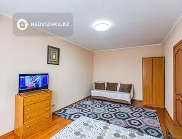 1-комнатная квартира, этаж 4 из 4, 48 м², посуточно