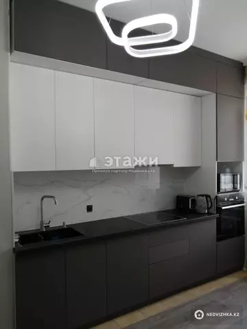 3-комнатная квартира, этаж 10 из 13, 128 м²